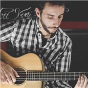 Chitarrista concertista impartisce lezioni di chitarra classica, acustica ed elettrica livello principiante e intermedio